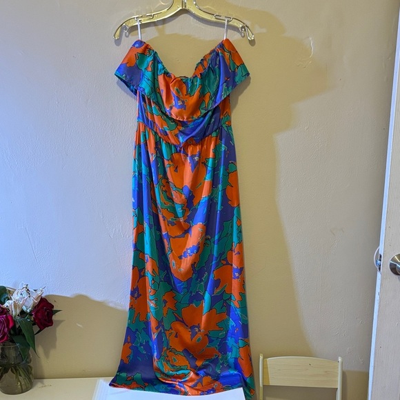 glam Dresses & Skirts - Glam Strapless Dress in Blue, Orange, and Green